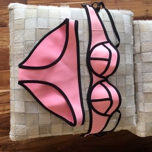 Authentic triangl swim set !