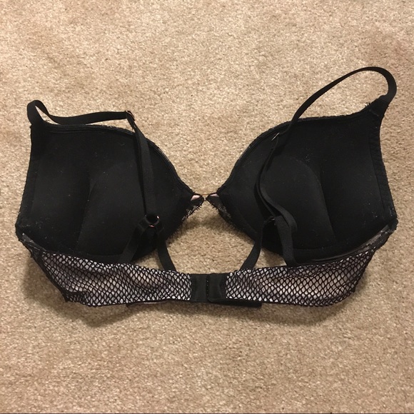Victoria's Secret Bombshell Plunge Bra - Picture 2 of 5