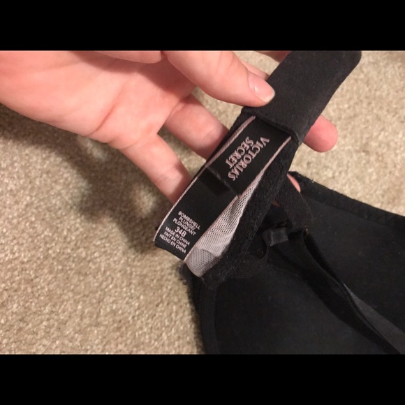 Victoria's Secret Bombshell Plunge Bra - Picture 3 of 5