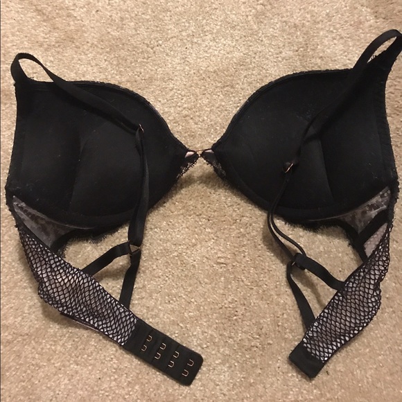 Victoria's Secret Bombshell Plunge Bra - Picture 4 of 5