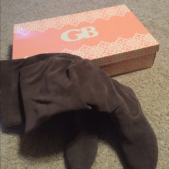 Gianni Bini suede boots - Picture 4 of 4