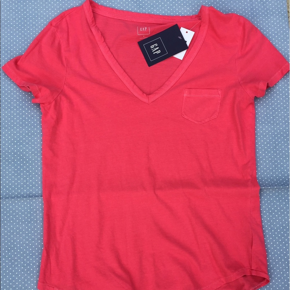 GAP pink v neck tee