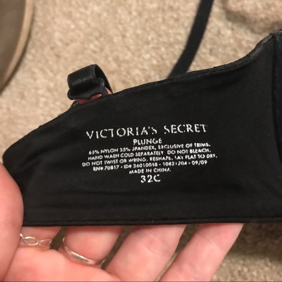 Victoria's Secret Plunge Bra - Picture 3 of 3