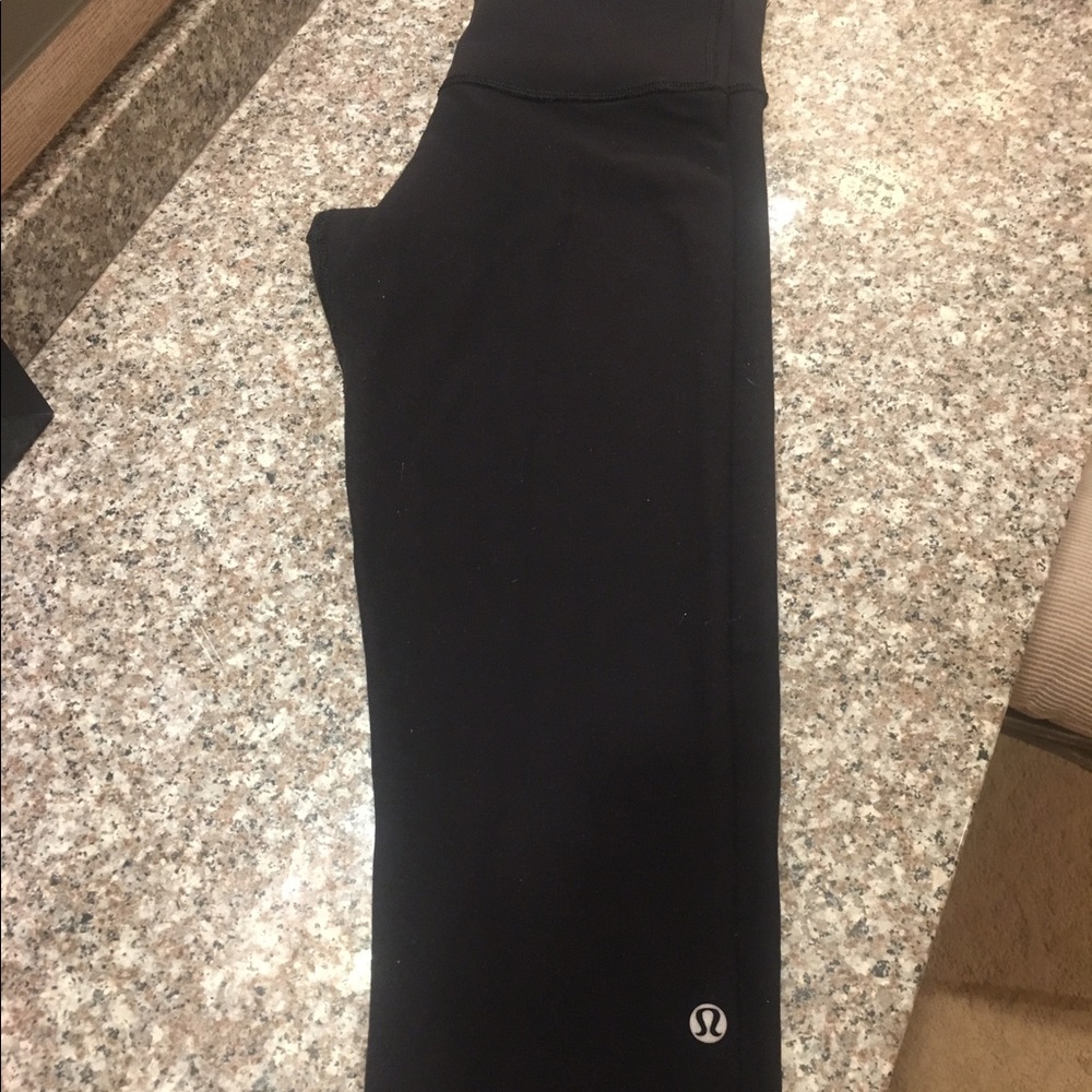 Lululemon black yoga pants