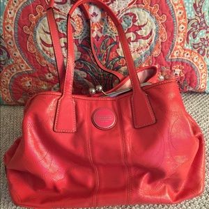 COACH CORAL PATENT LEATHER SHOULDER BAG