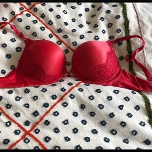 SOLD Victoria secret bombshell plunge 34b 2 pair