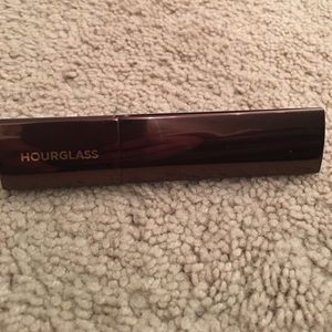 Hourglass vanish foundation stick in shell