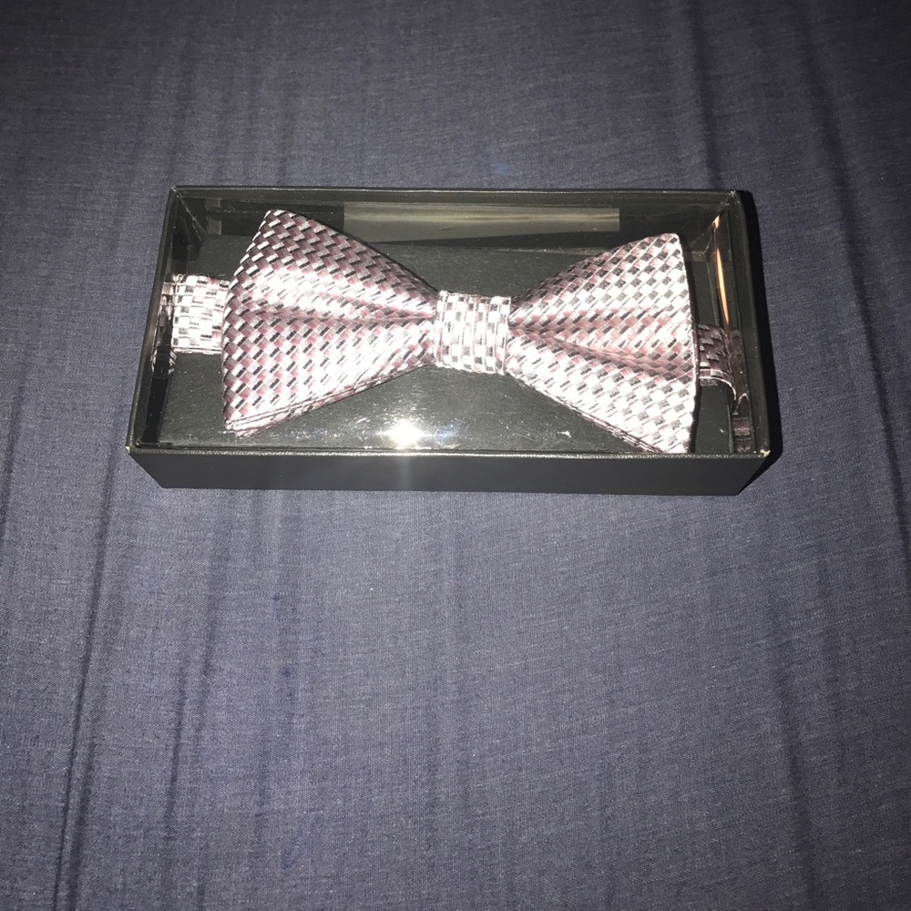 VanHeusen Pink Checkered Bow tie