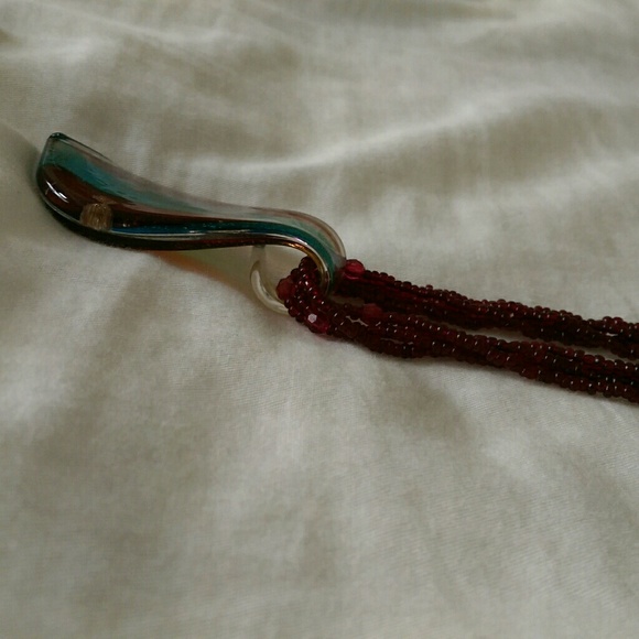 Glass and bead necklace - Picture 2 of 3
