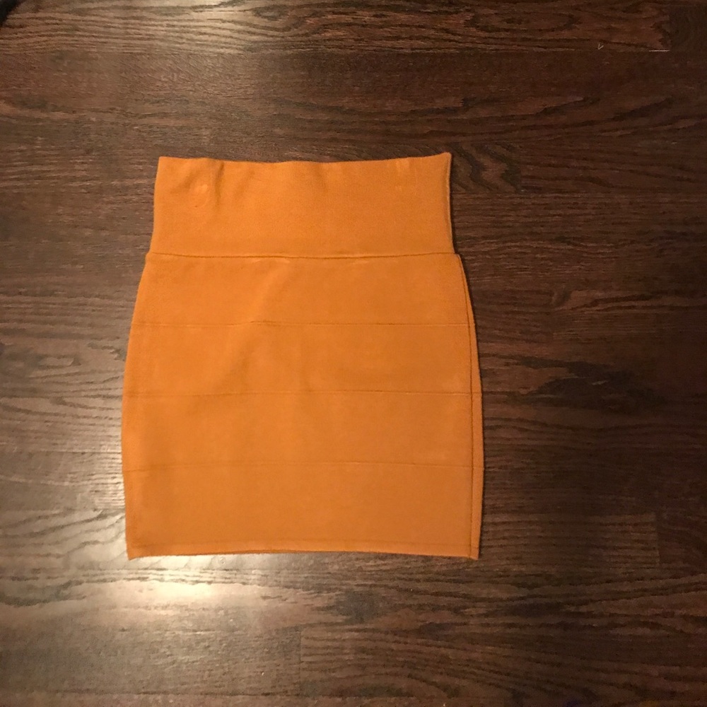 Gold pencil skirt