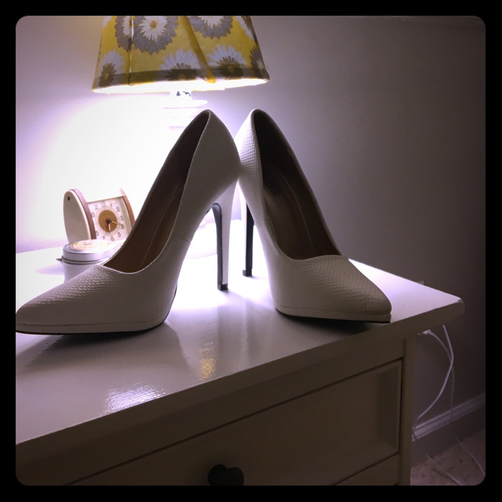 Snake skin Pumps!