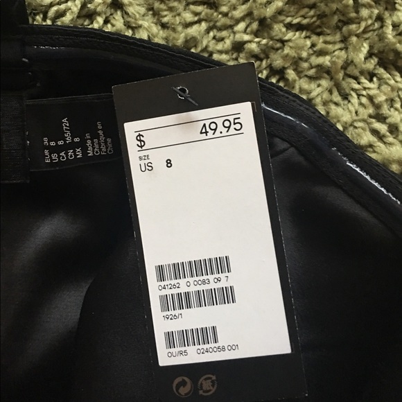 Black H&M jumpsuit size 8 NWT - Picture 2 of 3