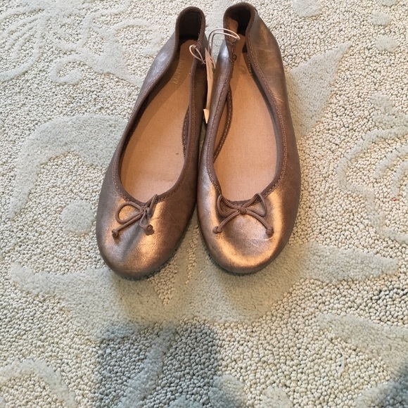 Gray Flats - Picture 4 of 4