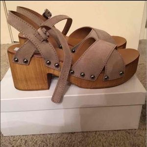 Steve Madden Taupe Studded Platform Sandal Size 11