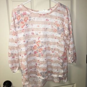 Flora quarter sleeve shirt.