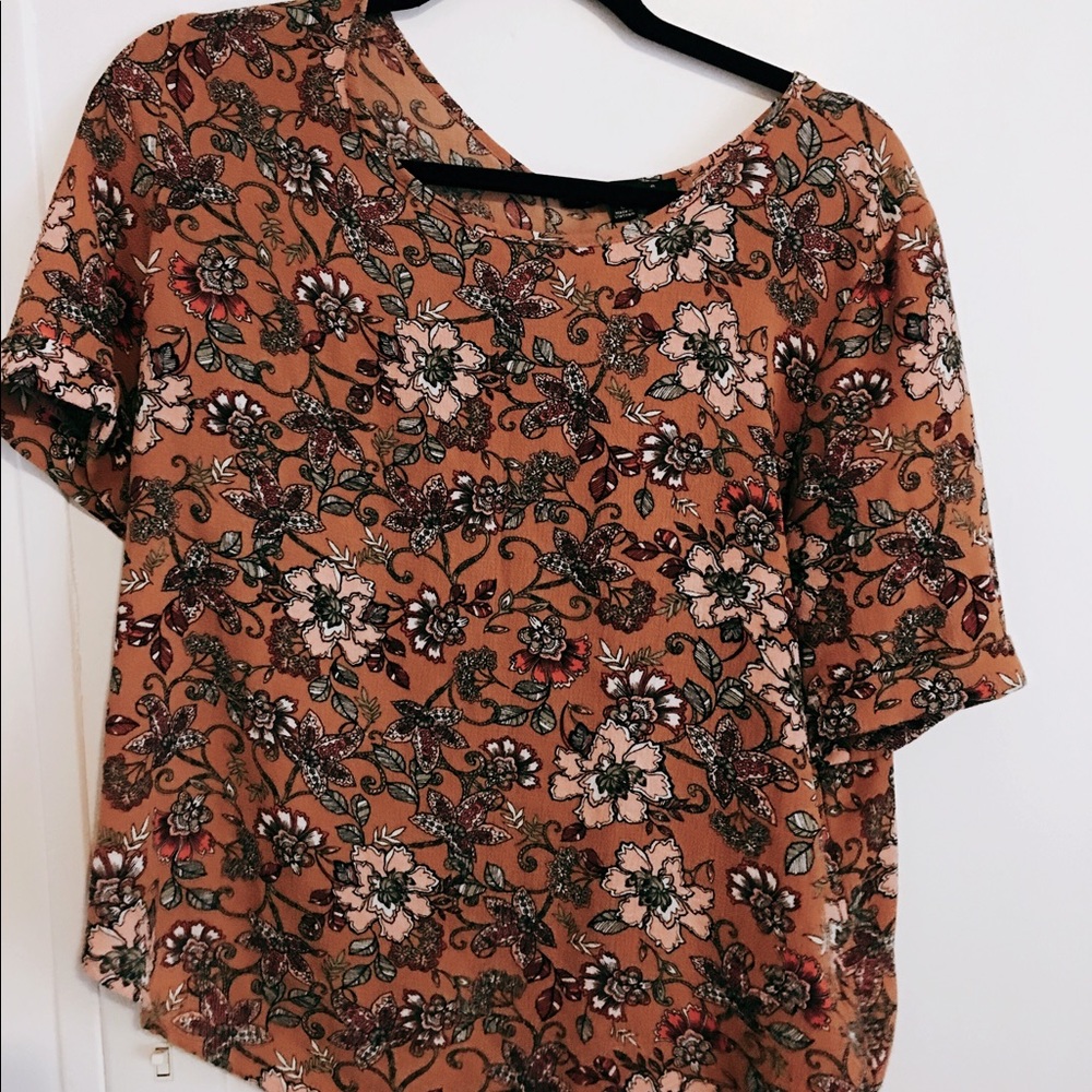 Brian floral cute blouse !