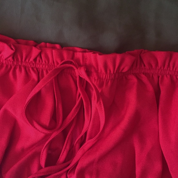off shoulder ruffle crop top - Picture 5 of 5
