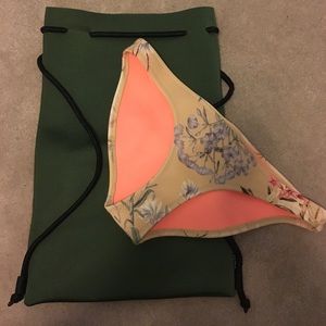 Triangl Medium Bottoms and Small + top and bag