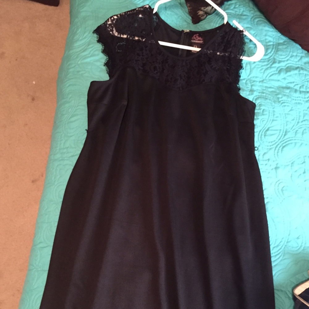 Black maternity dress