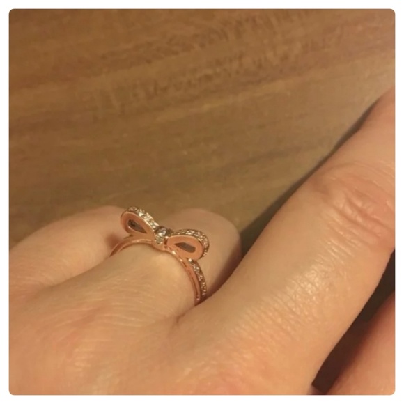 (SIZE 6) 5🌟 RGP .925 CZ Bowtie Ring - Picture 3 of 3