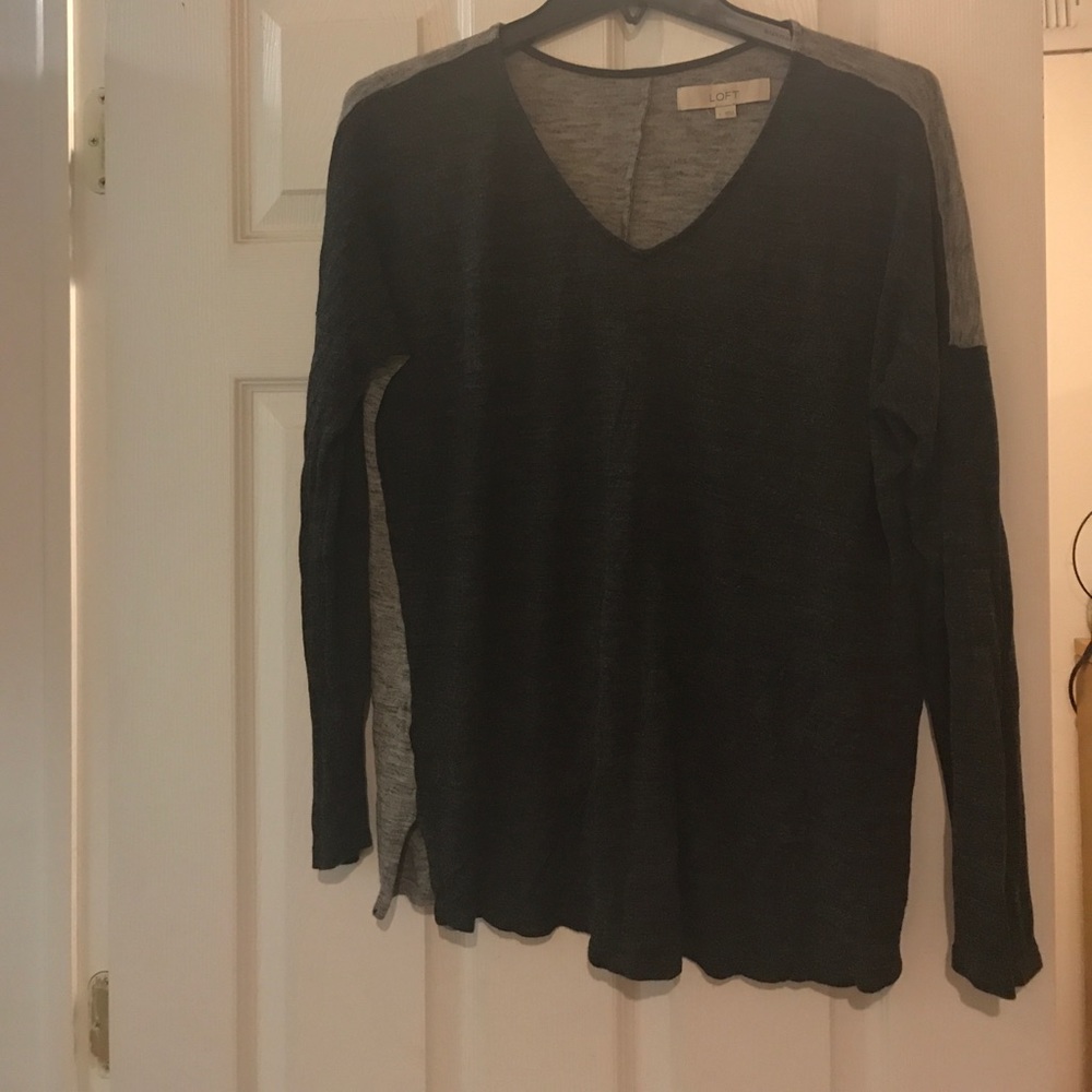 Summer weight v neck sweater Loft Size Large