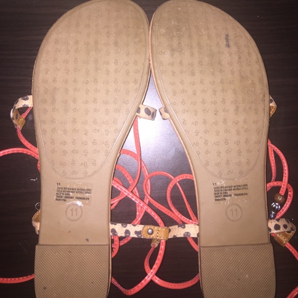 Jazyln Thong - DV for Target - Picture 6 of 8