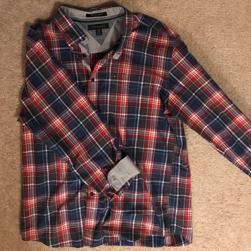 Tommy Hilfiger casual button down shirt
