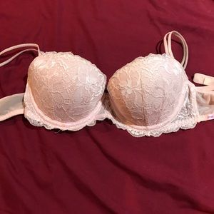 BABY PINK LACE VS PUSH UP