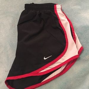 Medium Women's Nike Tempos
