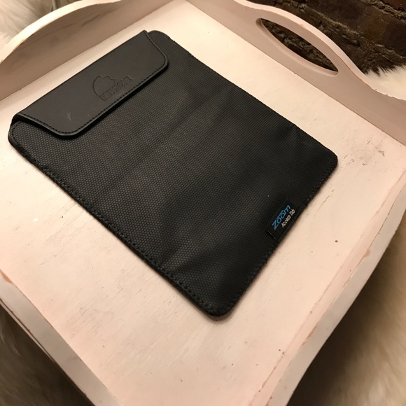 zoom Accessories - iPad cover news one access tab 10x8 Velcro