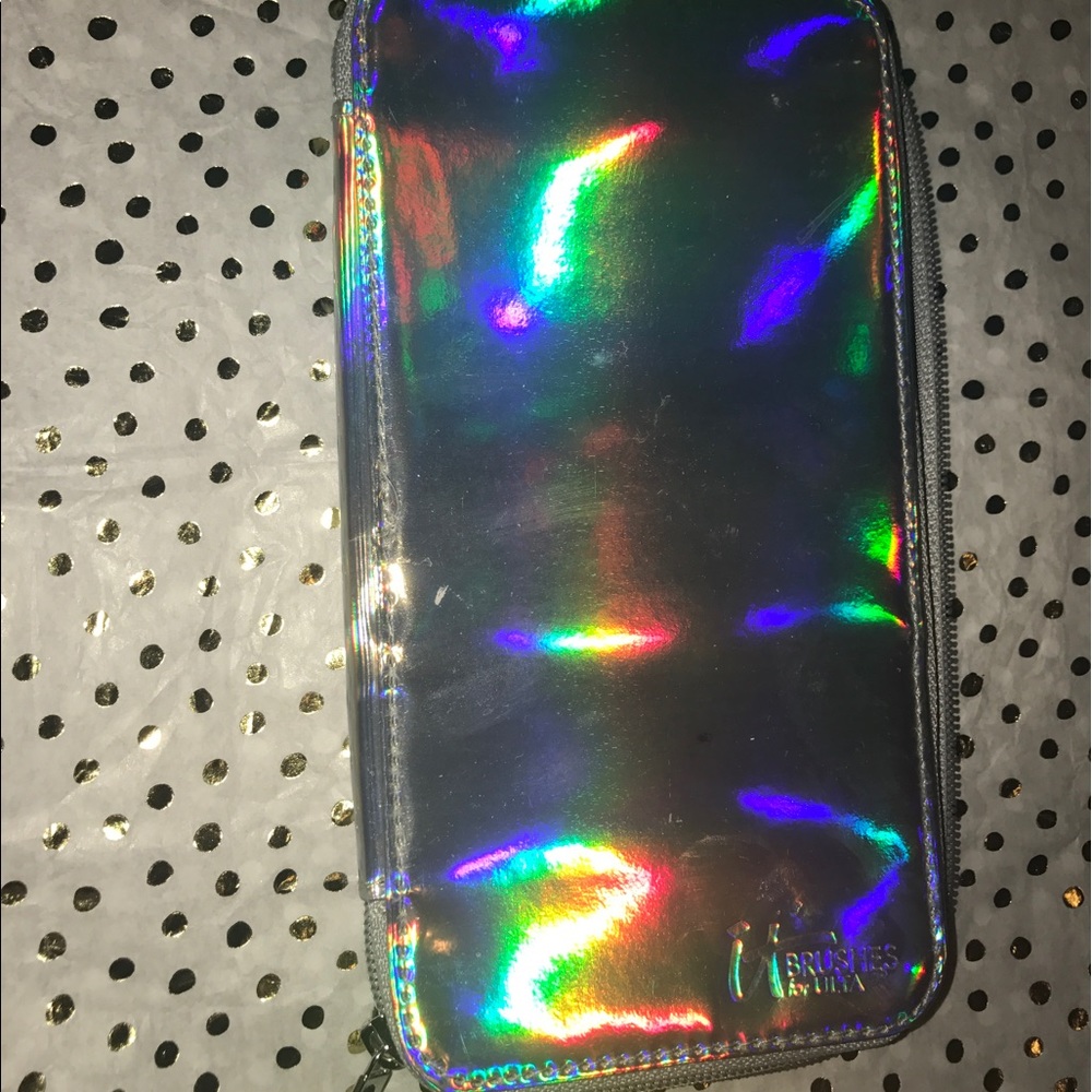 It cosmetics brush bag