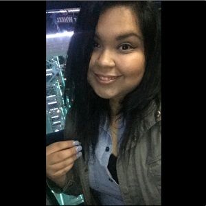 Meet your Posher, Crystal