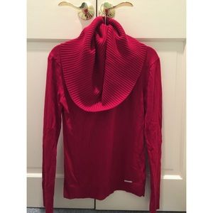 Michael Kors Turtleneck, Detachable turtleneck