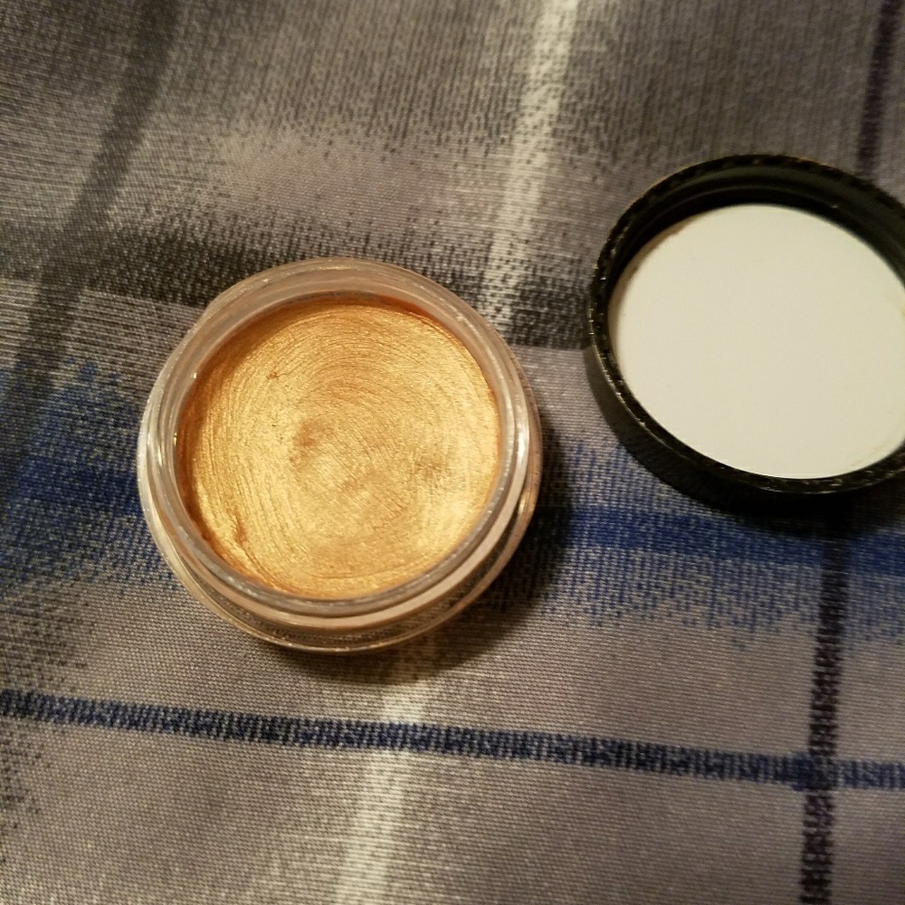 Mary Kay Cream eyeshadow