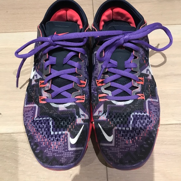 Nike Shoes - NIke running sneakers