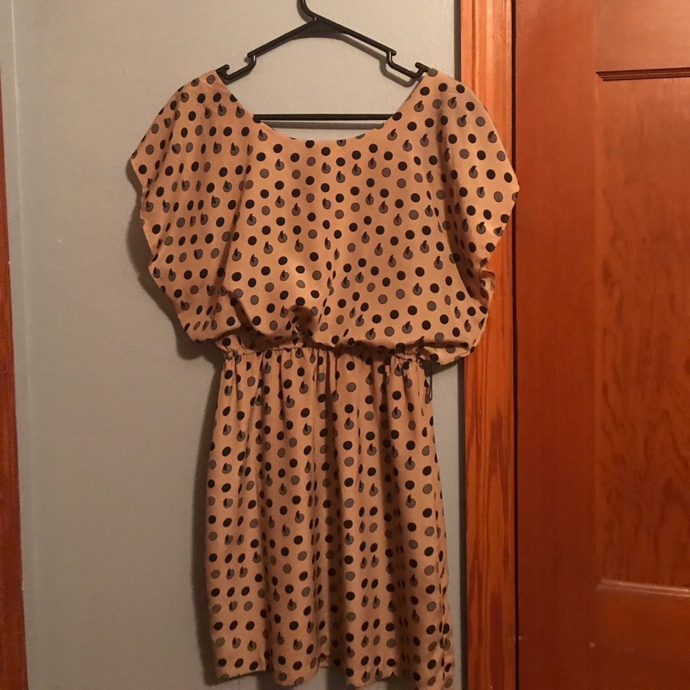 Short sleeve polka dotted dress
