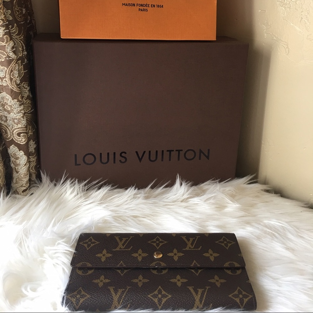 Authentic LV Bifold long wallet