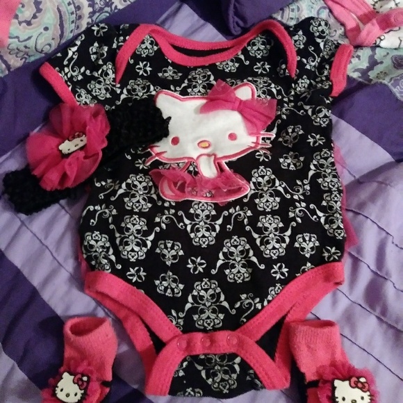 Hello Kitty bundle - Picture 2 of 5