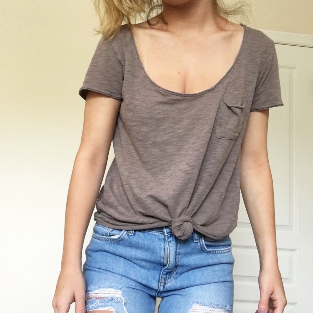 URBAN OUTFITTERS Scoop Neck Tee