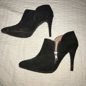 Ankle Heels w/ zipper on side