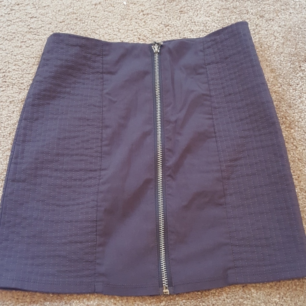 Divided gray mini skirt