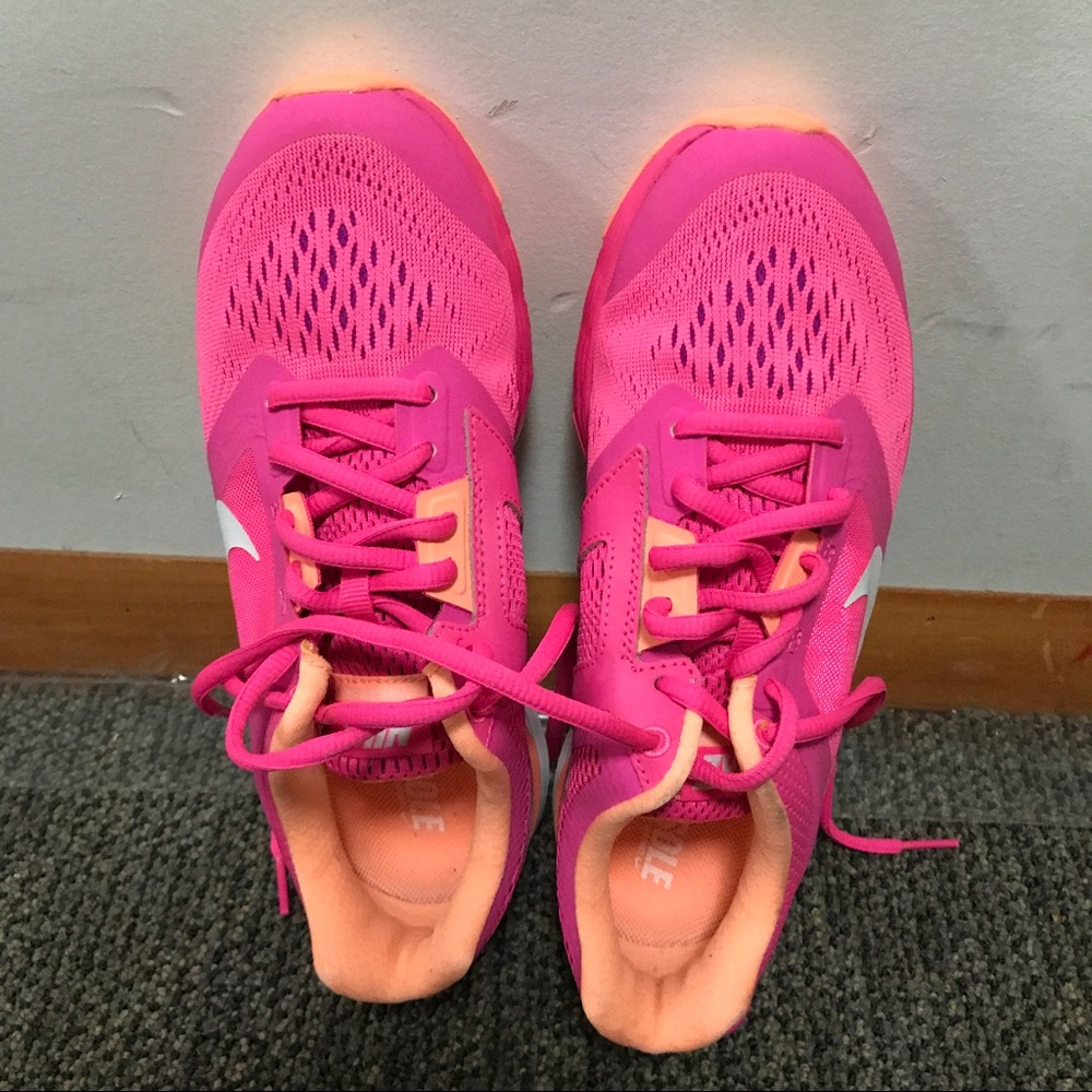 NIKE fit sole sneakers