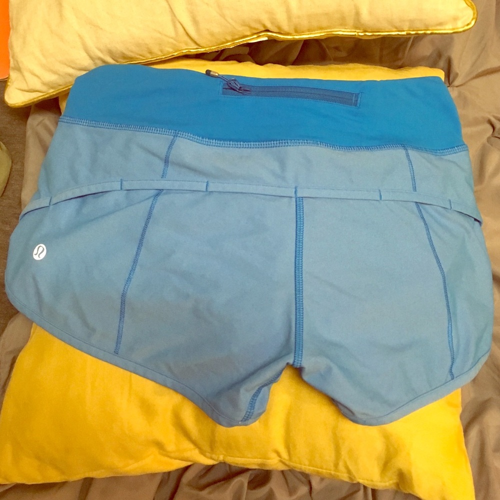 Like new Lulu short! Size 4
