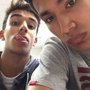 Meet your Posher, Yanis