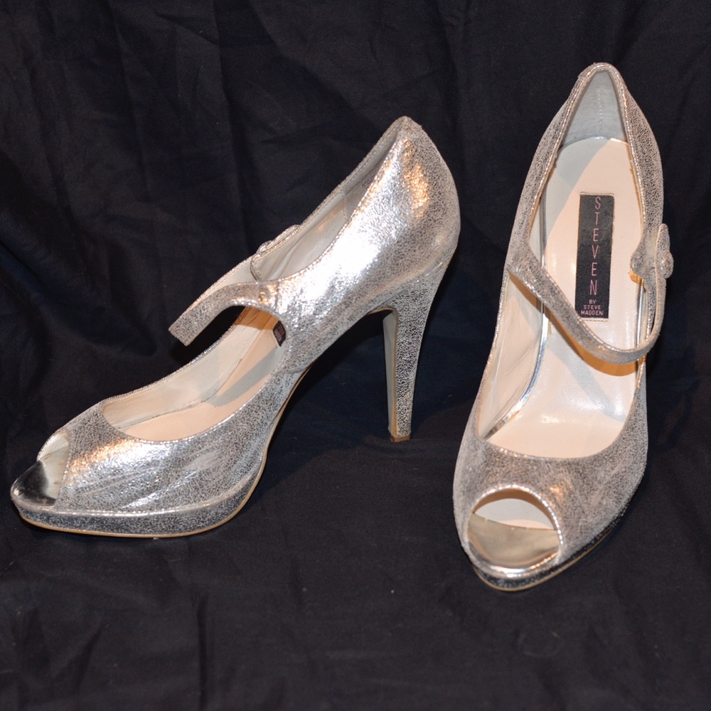 STEVEN by Steve Madden Silver Foil Peep Toes