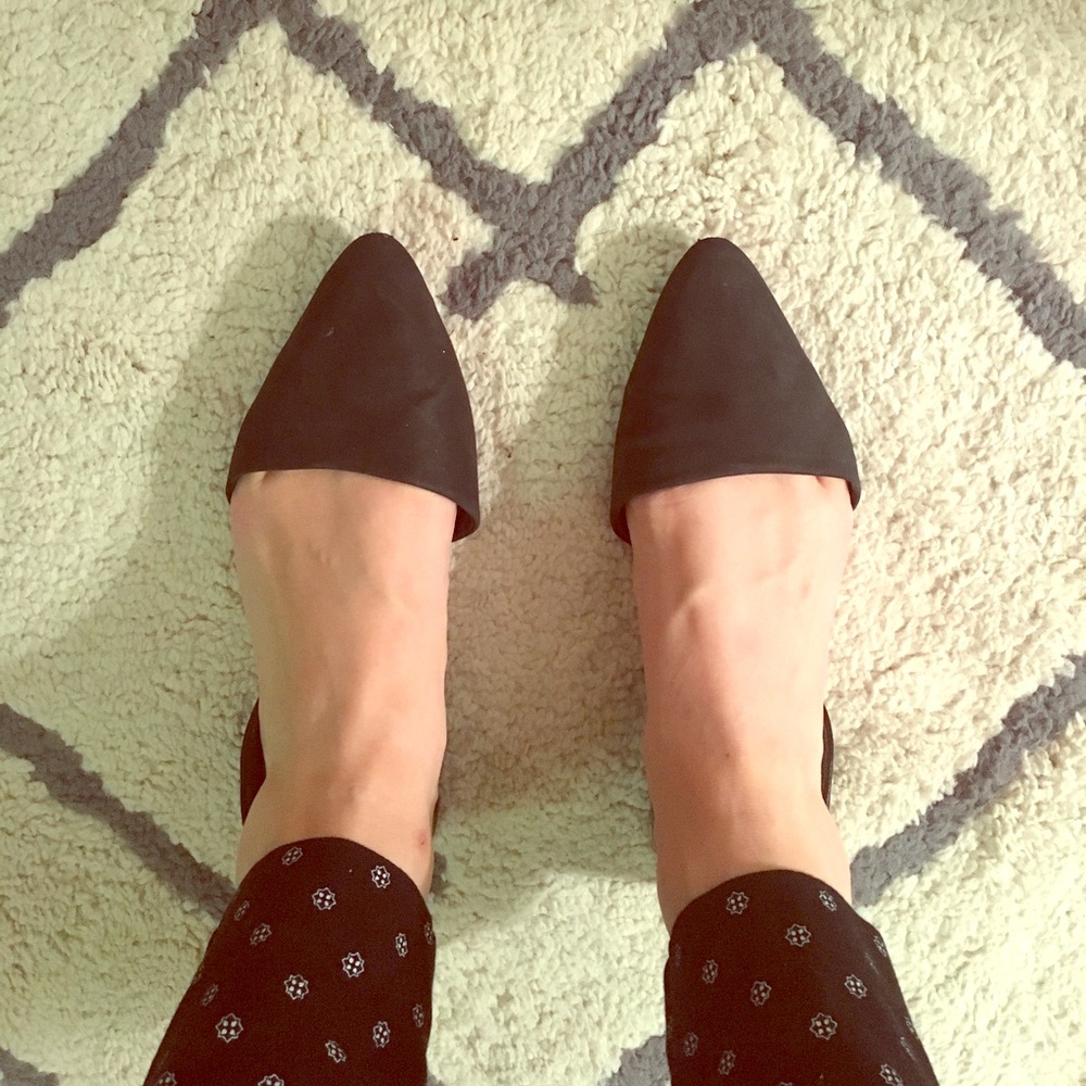 Back Pointed Flats