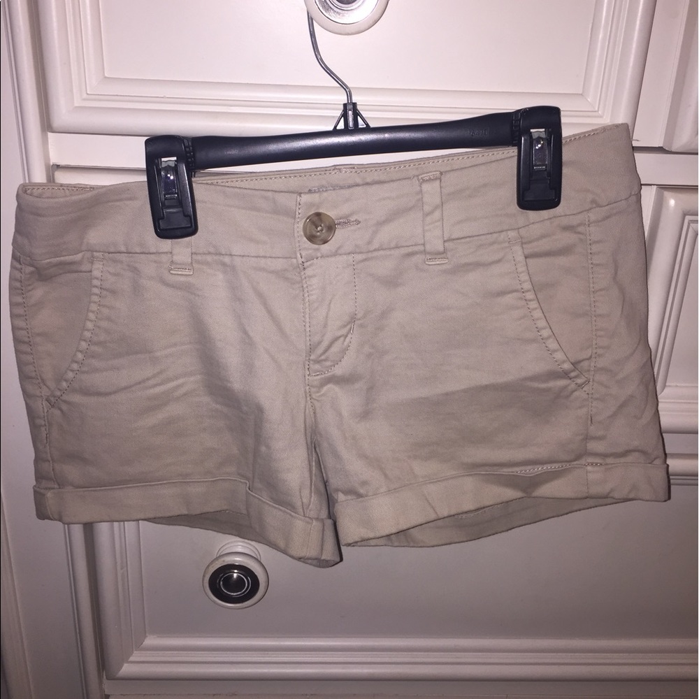American eagle khaki shorts