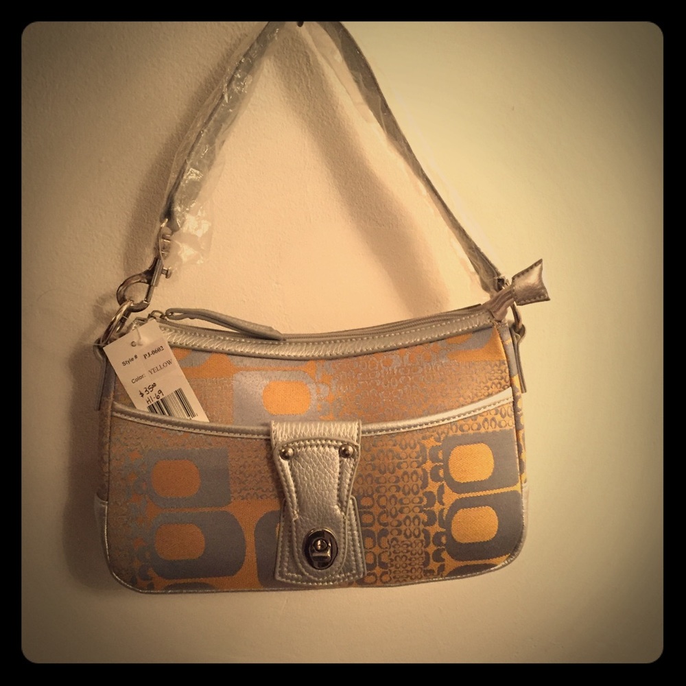 Shoulder tote