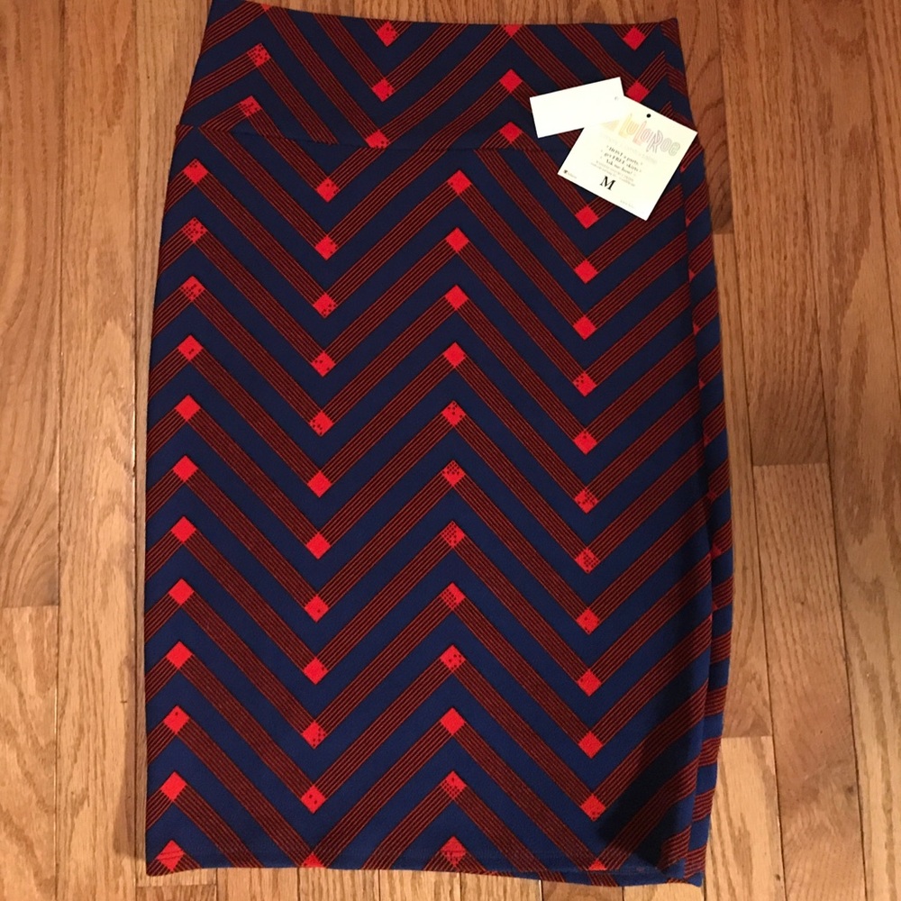Medium LuLaRoe Cassie Skirt
