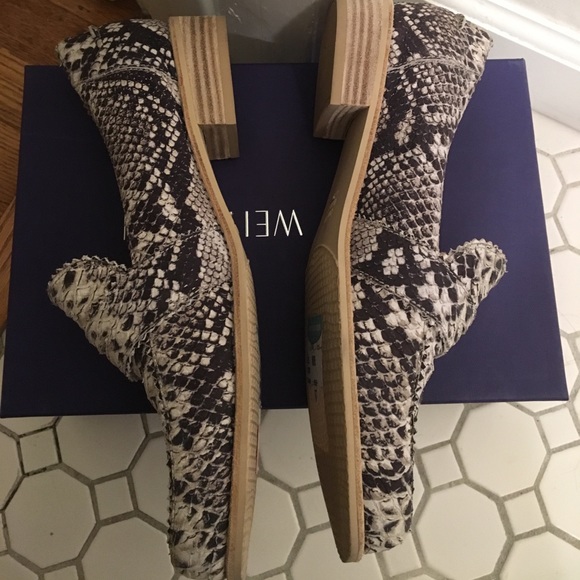 Stuart Weitzman snake print leather loafers 10 - Picture 2 of 3